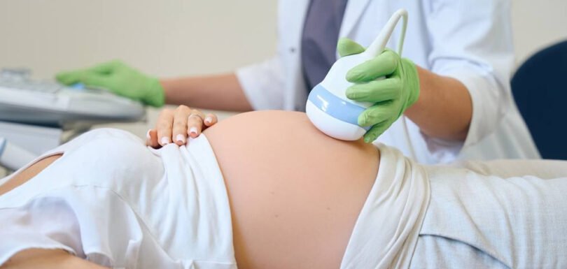 Ginekologs, dzemdību speciālists